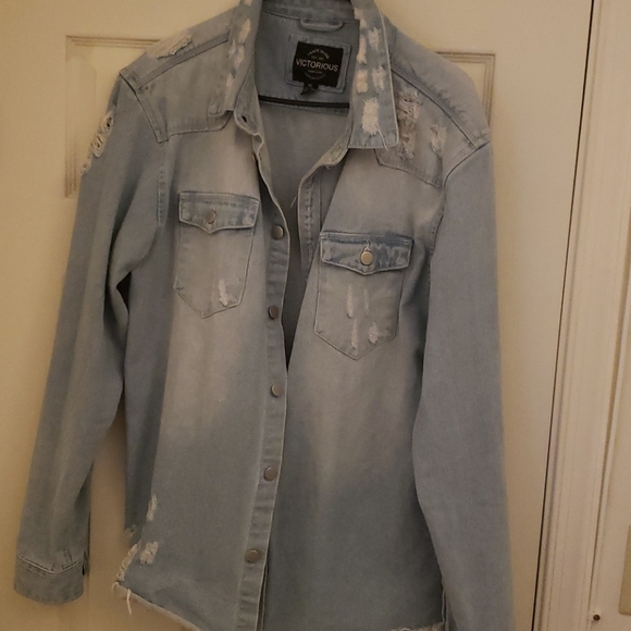 🔥🔥🔥 Fashionova Jean's button up - Picture 3 of 3